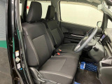 【フロントシート】さまざまな体格の方が快適に運転ができるよう配慮したシートになっております。