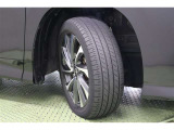 タイヤサイズ205/55R17。