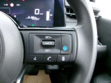 プロパイロット搭載!ノートがアクセル、ブレーキを自動でコントロールして前のクルマとの車間距離を保つ手助けをします。
