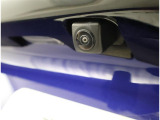 バックカメラが付いているので後方確認が非常にしやすいです。今や運転初心者も熟練者も必須装備!ついていて損はないですね♪