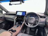 運転席まわりです。 各操作スイッチは使いやすい位置に配置されてます。