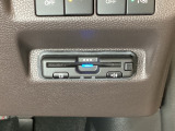 ハンドルの右下にETCがついています。高速道路の料金所の通過も楽々です!。カードの取り出しもしやすい場所についています。