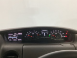 メーターの横に液晶カラーディスプレーを装備。航続可能距離等の情報やHonda SENSINGの注意・警告を表示します!