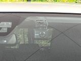 【ドライブレコーダー】ドライブレコーダー装備!走行中はもちろん、あおり運転や事故に遭遇した際、映像で記録し、万一のリスクに備えます。※記録用SDカードはお客様ご自身でご準備いただく必要があります。