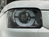 LEDヘッドライトは、点灯の瞬間から最大光量を発揮し、突然暗くなるトンネルなどでの安定感を高めます。