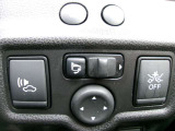 ドアミラーの鏡面の調節、格納は運転席からすべて操作できます!