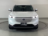 最新のLEDヘッドライトで、より明るく遠くまで照らします!フロントバンパーにはLEDフォグライトが装着されています。