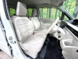 運転席シート廻りは使用感も少なく、良好な状態となっています。前オーナー様が丁寧に使っていたことがよくわかりますね。