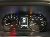 様々な車両情報を表示できるTFTマルチインフォメーションディスプレイを中央に配した視認性の高い大型2眼メーターです