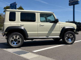 ジムニーをはじめとするカスタムパーツの販売を中心に、新車・中古車販売など、様々なサービスを展開しております。