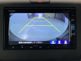 バックをするとき自動でリアの様子が映る『リアカメラ』付き! 画面で確認しながらバックが出来るので駐車の時も安心です。