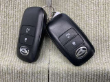 手荷物が多いときでも、スマートキーをバッグやポケットに携帯していれば、キーを取り出すことなくドアの解錠・施錠ができます