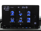 ナビ画面にはメニュー、電話、設定、Honda Total Care機能を搭載。各種操作が分かりやすく、ハンズフリー通話や車両情報の確認などをスムーズにご利用いただけます。