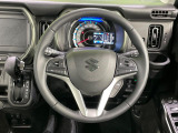 【純正革巻きステアリング】上質な革を使用することで、手にしっかり馴染みとても運転しやすいハンドルです♪