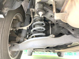 お車を安心してお乗りいただく為には、足回りの定期点検が欠かせません。サービスサポート(有償保証)では無料点検もご提供しており、安心のカーライフをお過ごしいただけるサポート体制が整っています。