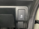 VSA装備車です。VSAはドライバーの操作と車の動きを見守っています。もし車の挙動が乱れたとき、4輪別々にブレーキをかけたり、エンジンパワーをしぼることによって車を安定させます。
