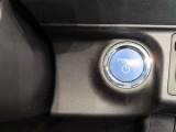 スマートキー装備車なので、キーを取り出さなくてもエンジン始動が可能です。