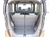 ◆定員乗車時のカーゴルームです。普段のお買い物の荷物やたくさんの収納が可能です。