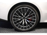 メルセデスの認定中古車「サーティファイドカー」では、万一お車が故障した場合も、ご購入後1年間もしくは2年間※は走行距離にかかわらずメルセデス・ベンツ正規サービスネットワークで無料修理いたします