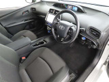 シンプルで使いやすいデザインの運転席です。