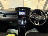 見易い計器類と運転し易いドライビングポジションは、視角も少なく前方&左右の見切りが良く運転し易いクルマです
