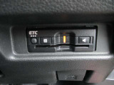 ETC。高速道路を利用する際、ノンストップで料金所を通過できます。別途セットアップ料金がかかります。