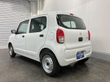 左車体後方にガソリン給油口があります。タンク容量は27Lです。