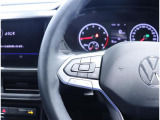 アダプティブクルーズコントロール(全車速追従機能付)は30-160kmhまで設定可能で、クルーズコントロールにレーダーセンサーを組み合わせたシステムとなります。長距離走行時などでの疲労を低減させます!