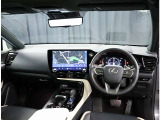デザインもよく、居心地のよい運転席ですね。分かりやすいスイッチ類ですから操作もしやすく運転をサポートします。
