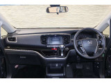 操作性に優れた運転席となります!小物入れや各ボタンの配置にこだわり、使いやすいです!座り心地もよく視認性も良好なのでロングドライブもお任せ下さい!