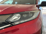 LEDヘッドライトは、点灯の瞬間から最大光量を発揮し、突然暗くなるトンネルなどでの安定感を高めます。