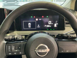 手元でナビの音量調整等が出来るのでナビの操作によるわき見運転を防止することが出来ます。