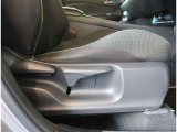 【シートアジャスター】上下調整できるシートアジャスター!運転手にあったドライバーズポジションができますね。
