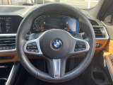 BMWのお車は、走行の安定性とコーナリングの良さを追求し、思い通りにハンドルの操作可能です。試乗車もご用意しておりますので、ぜひ&ldquo;駆け抜ける歓びをご体感ください!