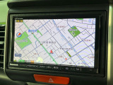 【ナビゲーション】目的地までしっかり案内してくれる使いやすいナビ。Bluetooth接続すればお持ちのスマホやMP3プレイヤーの音楽を再生可能!毎日の運転がさらに楽しくなります!!