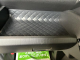 よく使うものが手を伸ばせばすぐ届く。機能的で充実した収納。
