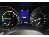 マルチインフォメーションディスプレイ付きのメーターです!エコ運転へ導く多彩な情報を表示してくれます。