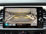 バックでの駐車が苦手な方や運転にあまり自信のない方でも後方の視界をしっかりサポート。安心して車庫入れが出来るバックカメラを装備しています!