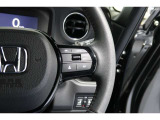 Hondaセンシングの機能のひとつ、アダプティブクルーズコントロール付!アクセルから足を離しても設定したスピードと前車との車間を保ち走行してくれます!車線維持もアシスト☆高速道路で疲労軽減ですね☆