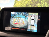 【パノラミックビューモニター】専用のカメラにより、上から見下ろしたような視点で360度クルマの周囲を確認することができます☆死角部分も確認しやすく、狭い場所での切り返しや駐車もスムーズに行えます。