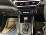 オートエアコン♪お好みの温度に設定するだけで車内を快適空間にしてくれますよ♪