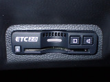 デザインスッキリのビルトイン『ETC』!高速道路の特典はもちろん、キャッシュレスなので料金所では徐行するだけで通過可能です!