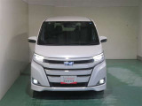 明度の高いLEDヘッドライトで、夜間の運転も安心です。