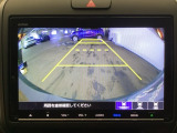 後方確認はお任せ! リアカメラ装備でバック駐車をサポートします。