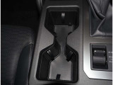 ドリンクホルダーがついてて助かりますね!