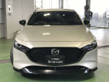 保証期間は3ヶ月及び期間内走行5000km以内です。詳しくは営業スタッフにお問い合わせください。