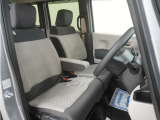 運転席のスペースはゆったりしていて、視界も広く確保されているので普段の運転からロングドライブまで快適です。
