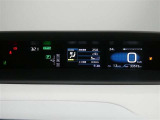 各操作スイッチは使いやすい位置に配置され、とっても見やすいメーターです。夜間時はラグジュアリーな気分にさせてくれる照明が魅力ですので、夜のドライブも楽しみになりますよ♪