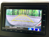 【バックカメラ】駐車時に後方がリアルタイム映像で確認できます。大型商業施設や立体駐車場での駐車時や、夜間のバック時に大活躍!運転スキルに関わらず、今や必須となった装備のひとつです!