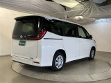 エンジンルームもしっかり洗浄!まるごとクリーニングにより内装のルームクリーンと外装のボディクリーンを実施。車をリフレッシュ!